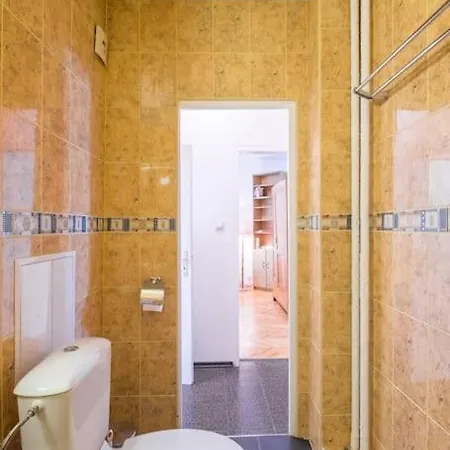 Beautiful Flat In Location By Flat Mаnager Lejlighed *